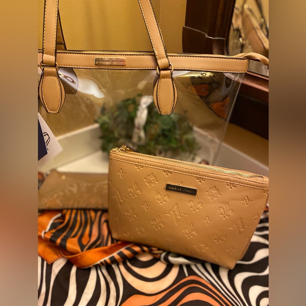 ADRIENNE VITTADINI Tan Tote Bag with MAKEUP POUCH Modern Design - Picture 2 of 15